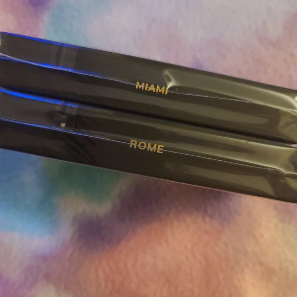 Lilly Lashes - Picture 14 of 16